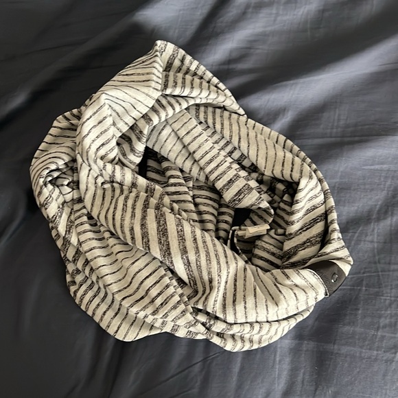 Lululemon infinity scarf. - Picture 5 of 5